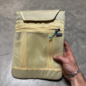 Patagonia Padded Tablet Sleeve Case Tan Yellow Mesh Zipper Pocket Accessory